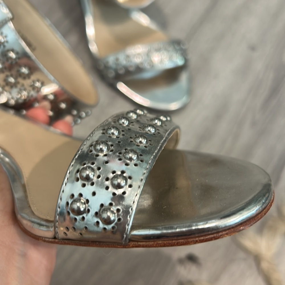 Brian Atwood Kendyll Silver Studded Low Heel Sandals Sz 6.5 - Picture 13 of 15